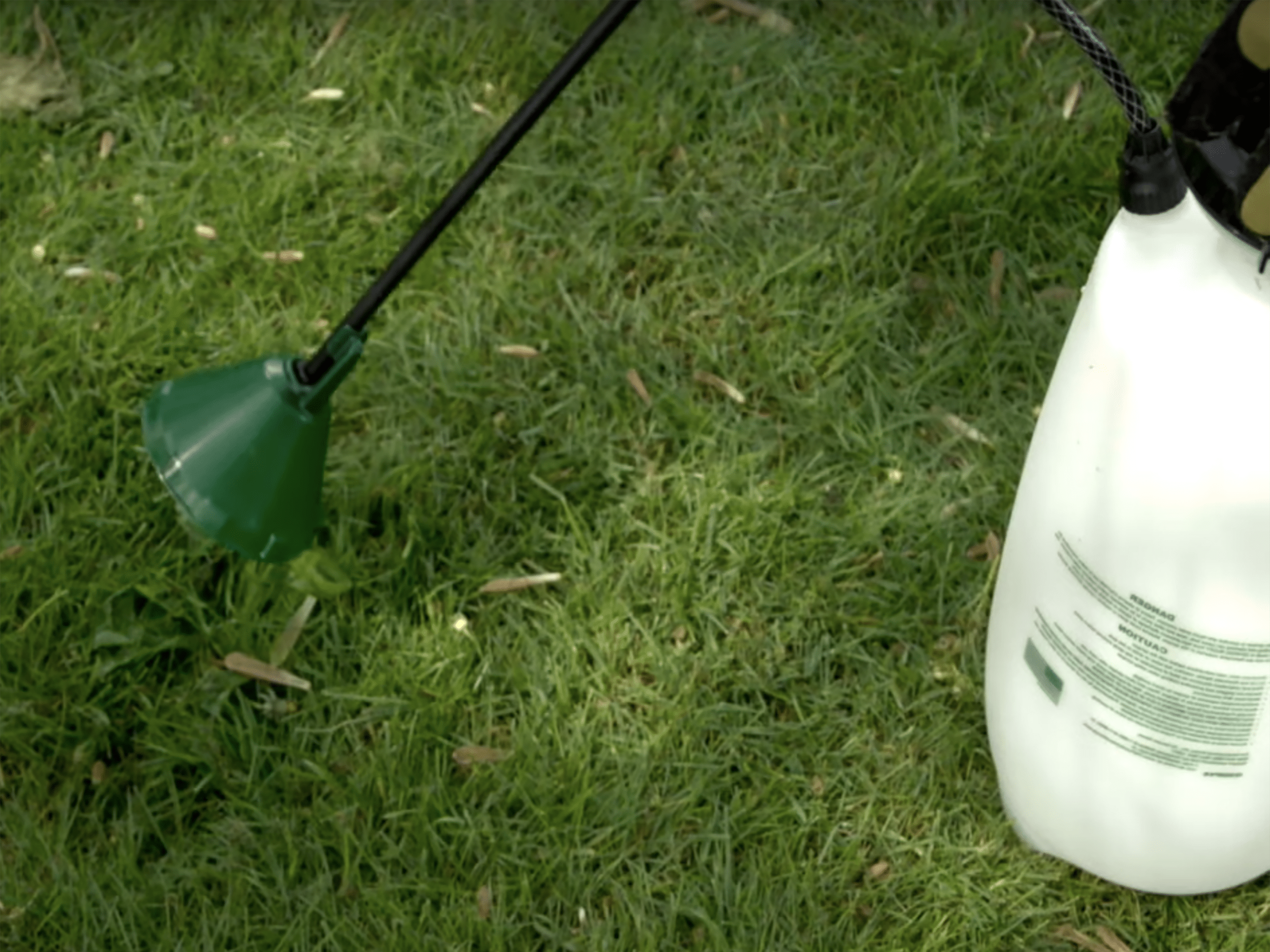 Level-Up-Your-Lawn-spray-fertilizer-cone